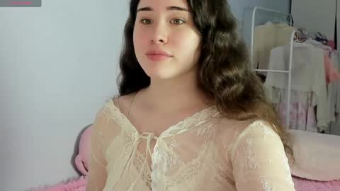 Snapshot of chloeblisss chatting on May 21, 3:35 am My name is Chloe Like my broadcast pls online show from May 21, 3:35 am