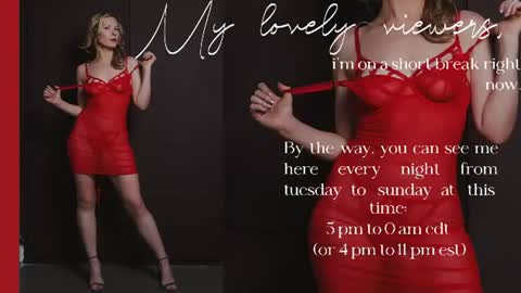 Snapshot of chloeblurr chatting on August 5, 10:44 pm Julia online show from August 5, 10:44 pm