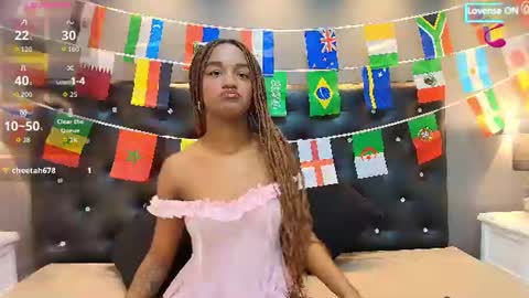Snapshot of chloebrunnie chatting on June 20, 12:30 pm CHLOE online show from June 20, 12:30 pm