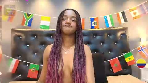 Snapshot of chloebrunnie chatting on July 8, 12:20 pm CHLOE online show from July 8, 12:20 pm