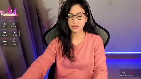 Snapshot of chloebum_ chatting on May 13, 10:56 am Chloe online show from May 13, 10:56 am