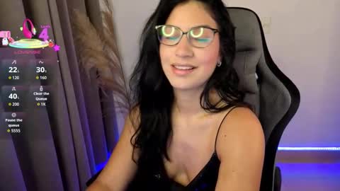Snapshot of chloebum_ chatting on May 29, 10:57 am Chloe online show from May 29, 10:57 am