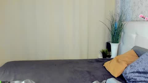 Chloe Deccker online show from June 2, 12:56 am