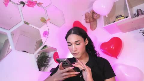 Snapshot of chloee_adams_ chatting on February 15, 8:22 pm Chloe online show from February 15, 8:22 pm