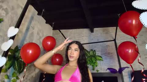 Snapshot of chloee_adams_ chatting on February 10, 12:42 pm Chloe online show from February 10, 12:42 pm