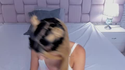 ChloeeLaurent online show from October 18, 4:48 am