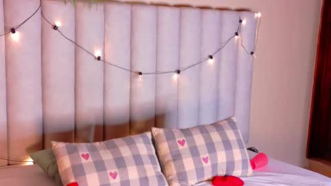 C H L O E  online show from March 2, 2:25 am