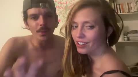 Snapshot of chloeetjade chatting on July 9, 4:27 am chloeetjade online show from July 9, 4:27 am