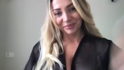 Snapshot of chloefree chatting on July 9, 1:59 pm Chloe online show from July 9, 1:59 pm