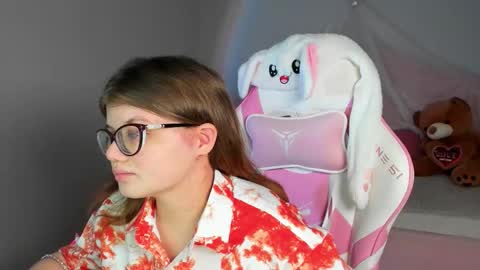 Snapshot of chloehalses chatting on January 19, 5:11 am ChloeHalses online show from January 19, 5:11 am