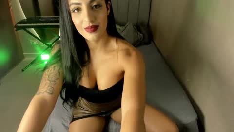Snapshot of chloeharlan_ chatting on December 21, 11:34 pm Laura independent model online show from December 21, 11:34 pm