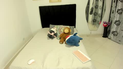 Snapshot of chloeharlan_ chatting on June 11, 1:38 am Laura independent model online show from June 11, 1:38 am