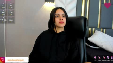 Snapshot of chloeharper_ chatting on July 19, 1:04 pm Chloe Harper online show from July 19, 1:04 pm
