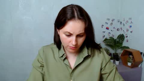 Chloe online show from January 5, 5:27 pm