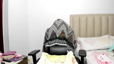 chloemiller   online show from April 26, 5:54 pm