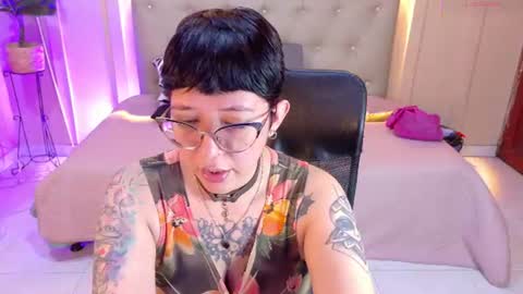 Snapshot of chloerossee chatting on July 17, 1:23 am Chloe rosse online show from July 17, 1:23 am