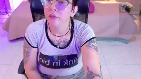 Snapshot of chloerossee chatting on July 24, 1:25 am Chloe rosse online show from July 24, 1:25 am