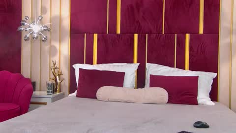 Snapshot of chloesins_ chatting on February 26, 9:32 am Chloe online show from February 26, 9:32 am