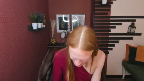 Chloe online show from December 2, 2:23 pm