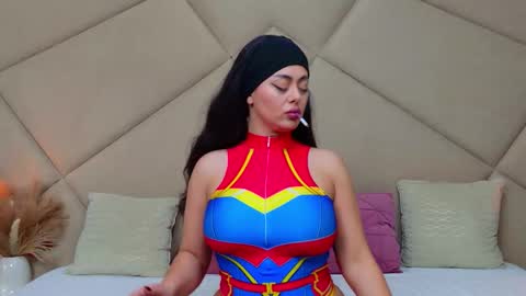 Chloe Vee online show from October 31, 6:03 am