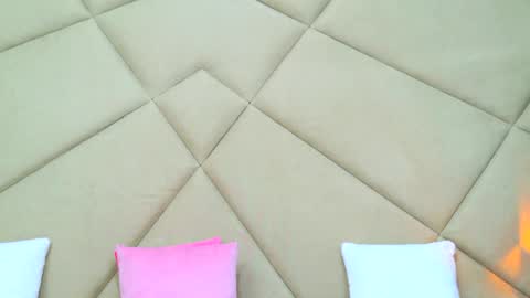 Chloe Vee online show from June 1, 4:58 am