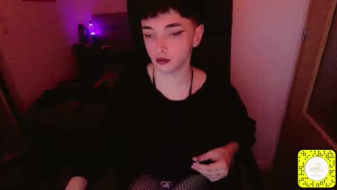 Snapshot of chloevenommm chatting on January 18, 9:13 am chloevenommm online show from January 18, 9:13 am