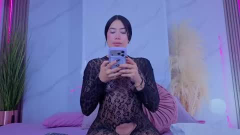 Snapshot of chlooee_ chatting on April 27, 2:09 am Chlooe online show from April 27, 2:09 am