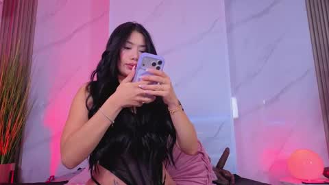Snapshot of chlooee_ chatting on May 2, 2:16 am Chlooe online show from May 2, 2:16 am