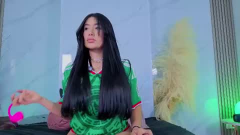 Snapshot of chlooee_ chatting on July 2, 1:16 am Chlooe online show from July 2, 1:16 am