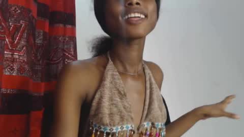 Snapshot of choco_petitqueen chatting on December 25, 9:56 am choco_petitqueen online show from December 25, 9:56 am