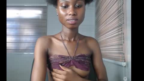 choco_petitqueen online show from December 1, 7:13 am