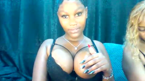 Snapshot of chocolate_divaa chatting on May 13, 6:44 am chocolate_divaa online show from May 13, 6:44 am