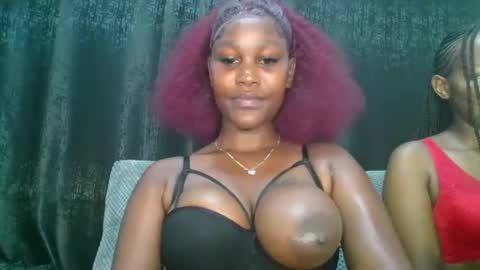 Snapshot of chocolate_divaa chatting on May 29, 9:07 am chocolate_divaa online show from May 29, 9:07 am