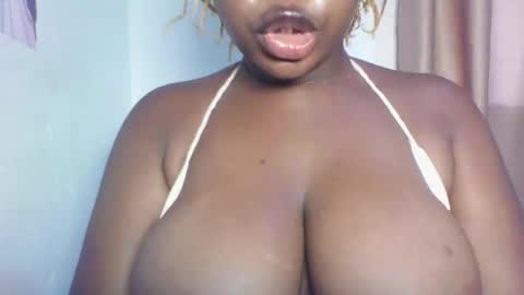 Snapshot of chocolateassgirl61 chatting on March 27, 12:38 pm chocolateassgirl61 online show from March 27, 12:38 pm