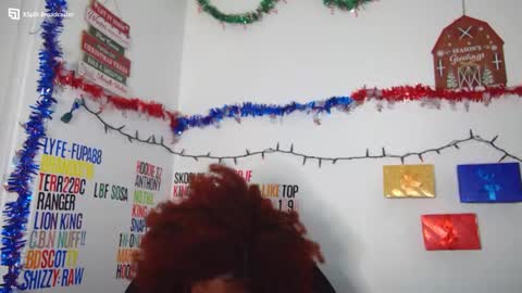 Snapshot of chocolatebunnyxx69 chatting on December 9, 6:01 am Melina online show from December 9, 6:01 am