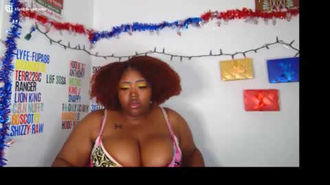 Snapshot of chocolatebunnyxx69 chatting on December 9, 5:30 pm Melina online show from December 9, 5:30 pm