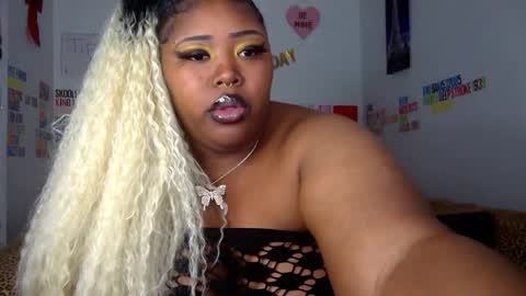Snapshot of chocolatebunnyxx69 chatting on February 19, 2:12 am Melina online show from February 19, 2:12 am