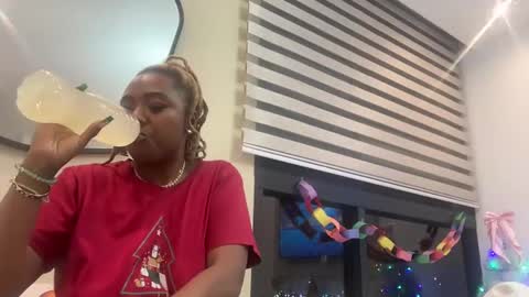 ChocolateCakeQueen online show from December 21, 4:19 am