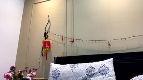 ChocolateCakeQueen online show from March 4, 7:30 am