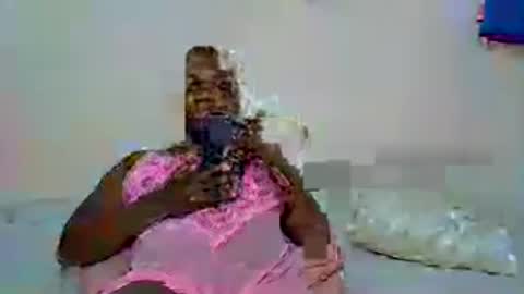 Snapshot of chocolateebonyxo chatting on August 7, 6:21 pm Chocolate Ebony online show from August 7, 6:21 pm