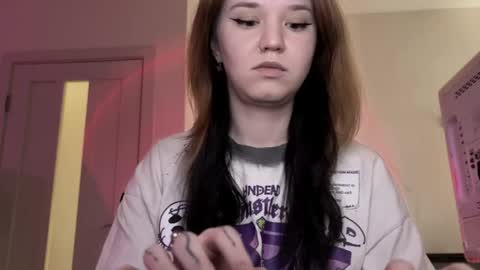 Lissa online show from April 18, 1:48 pm