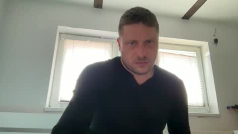 Snapshot of chris164 chatting on April 2, 10:35 am Chris online show from April 2, 10:35 am