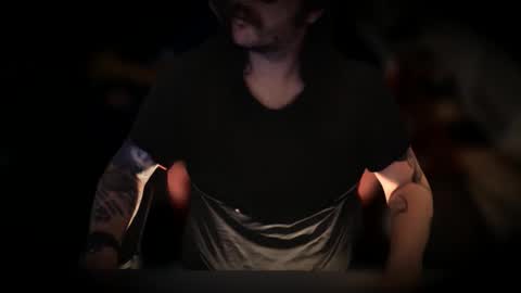 Chris online show from April 22, 4:48 am