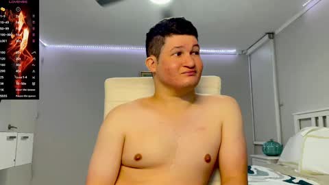 Snapshot of chris___evanss chatting on September 25, 1:42 am Chris Evens online show from September 25, 1:42 am