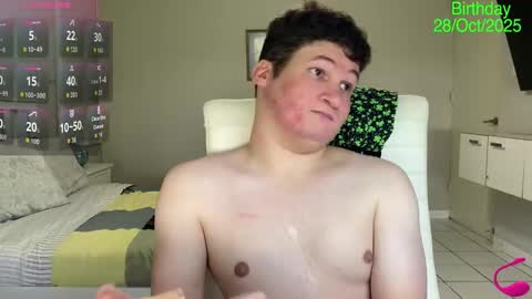 Snapshot of chris___evanss chatting on October 27, 6:45 pm Chris Evens online show from October 27, 6:45 pm