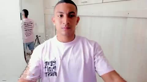 Snapshot of chris_arthus chatting on July 5, 11:12 pm Chris online show from July 5, 11:12 pm