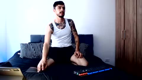 Snapshot of chris_demolisher chatting on July 23, 8:40 pm Im back here lets play hard online show from July 23, 8:40 pm