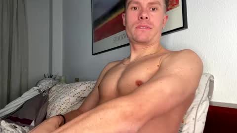 chris_stev47 online show from December 9, 8:12 pm