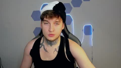 Snapshot of chris_tyson chatting on December 2, 12:40 pm Chris Tyson online show from December 2, 12:40 pm