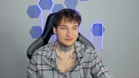 Snapshot of chris_tyson chatting on December 17, 12:45 am Chris Tyson online show from December 17, 12:45 am